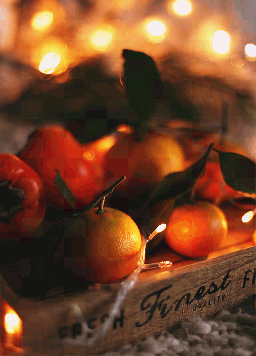 Коробка с мандаринами в подарок к новому году - скачать бесплатно на otkrytkivsem.ru